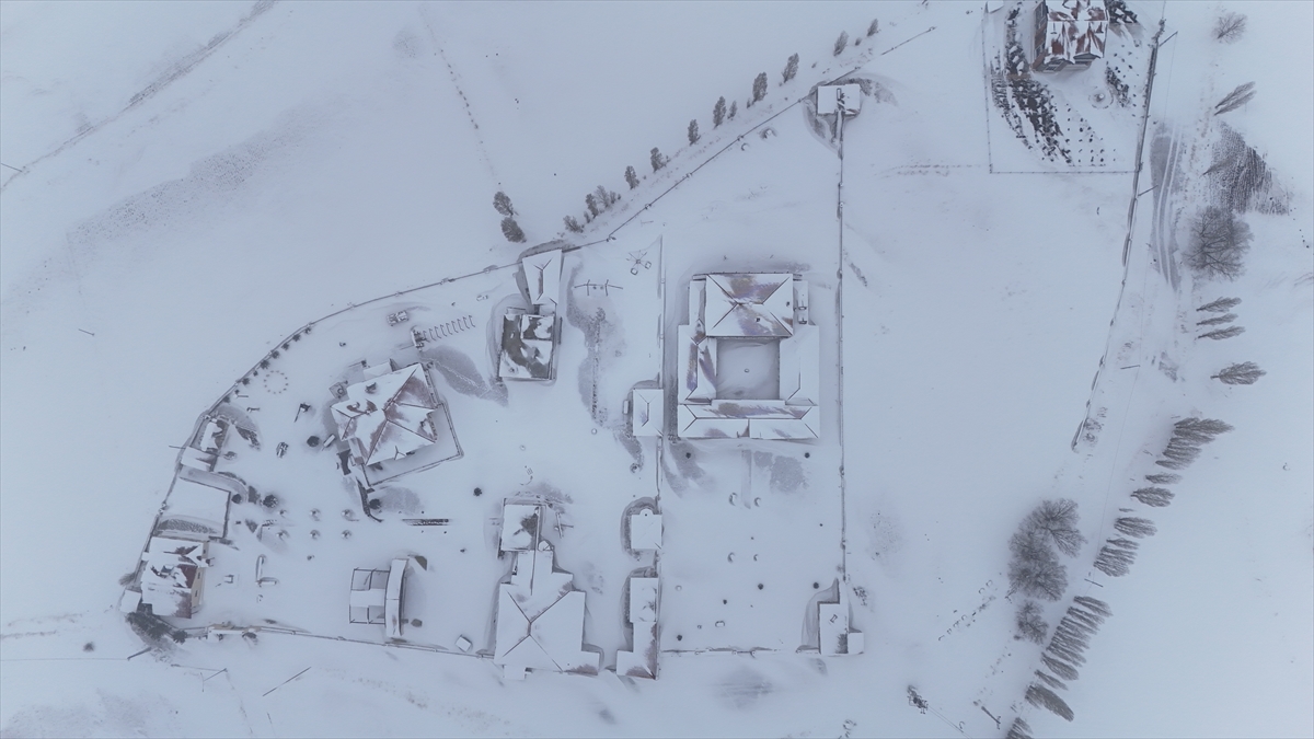 BAYBURT (AA) – Bayburt'un Demirözü ilçesindeki Kenan Yavuz Etnografya Müzesi