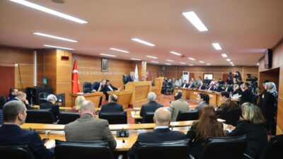 - AK Parti Meclis Üyesi ve Belediye Başkan Yardımcısı Faruk