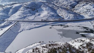 BİTLİS (AA) – Bitlis'in Hizan ilçesindeki Gayda Sulama Barajı, dondurucu