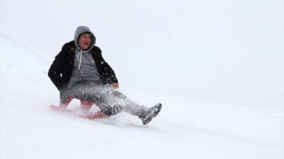- Bitlis Gençlik ve Spor Müdürü Bilal Elkatmış:
- "Merkezdeki kayak