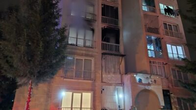 BURSA (AA) – Bursa'nın İnegöl ilçesinde apartman dairesinde çıkan yangında