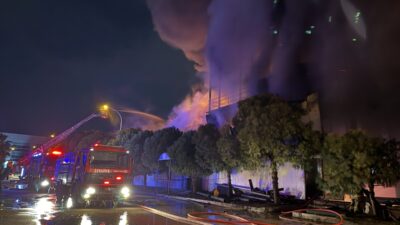 BURSA (AA) – Bursa'nın Nilüfer ilçesinde bir fabrikada çıkan yangına