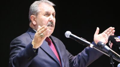 - "(ABD'nin Venezuela'ya müdahalesi) Tarihteki eşkıya ve haydutlar nasıl yol
