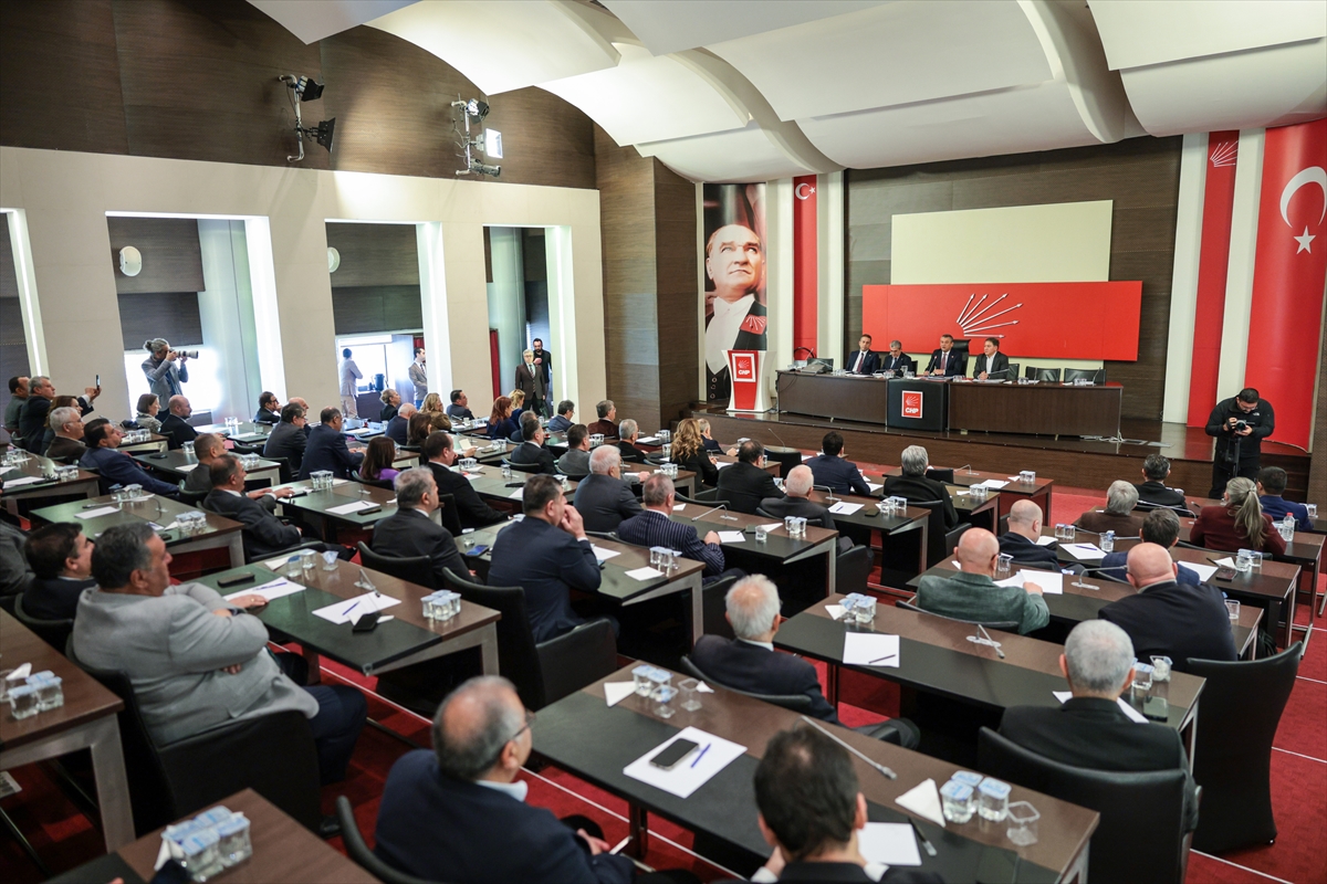 - Genel Başkan Özgür Özel başkanlığındaki toplantıda, TBMM çalışmaları ve