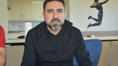 - Takımın antrenörü Behmen Cıvıldak:
- "Git gide borçlarımız artıyor. O