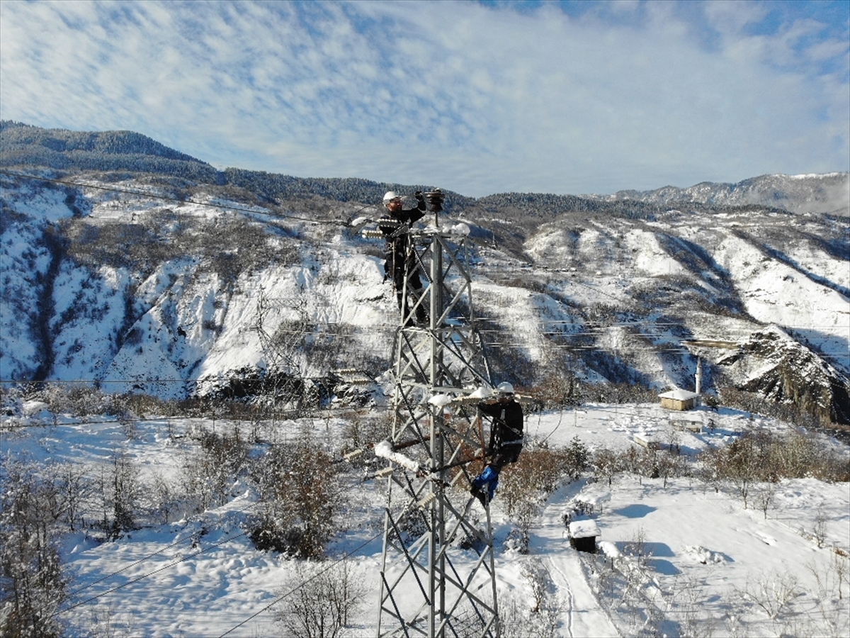 ANKARA (AA) – Doğu Karadeniz Bölgesi'nde etkili olan yoğun kar