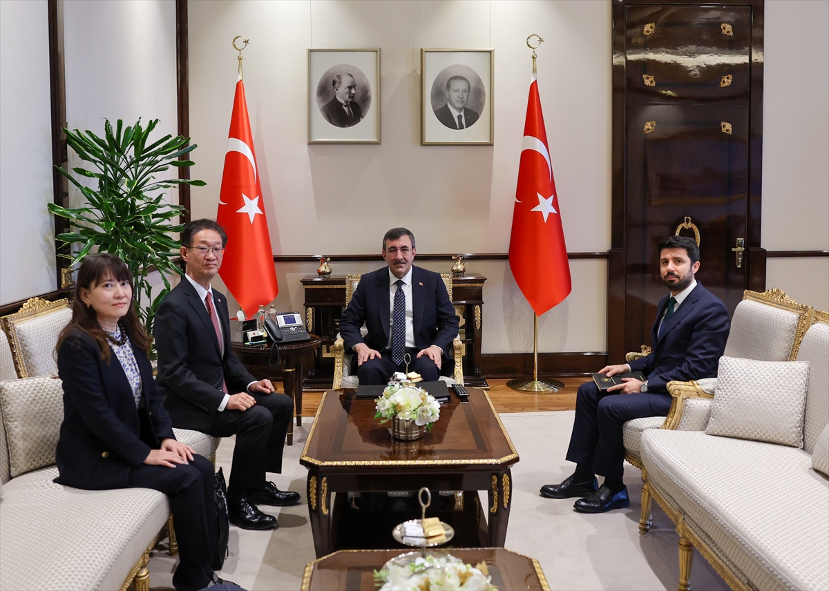 ANKARA (AA) – Cumhurbaşkanı Yardımcısı Cevdet Yılmaz, Moğolistan'ın Ankara Büyükelçisi