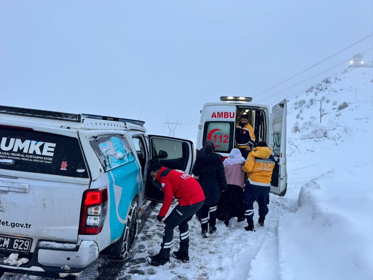 DİYARBAKIR (AA) – Diyarbakır'ın Lice, Çüngüş ve Hani ilçelerinde yolları
