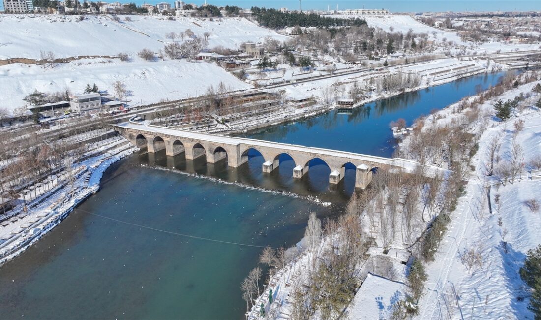 - Tur rehberi Abdullah Murat Özbozo:
- "Diyarbakır'a kar çok güzel