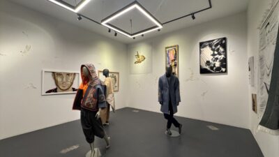 - Neziroğlu:
- "Genellikle dokumada renkler yatay olarak dokunur, dikey olarak