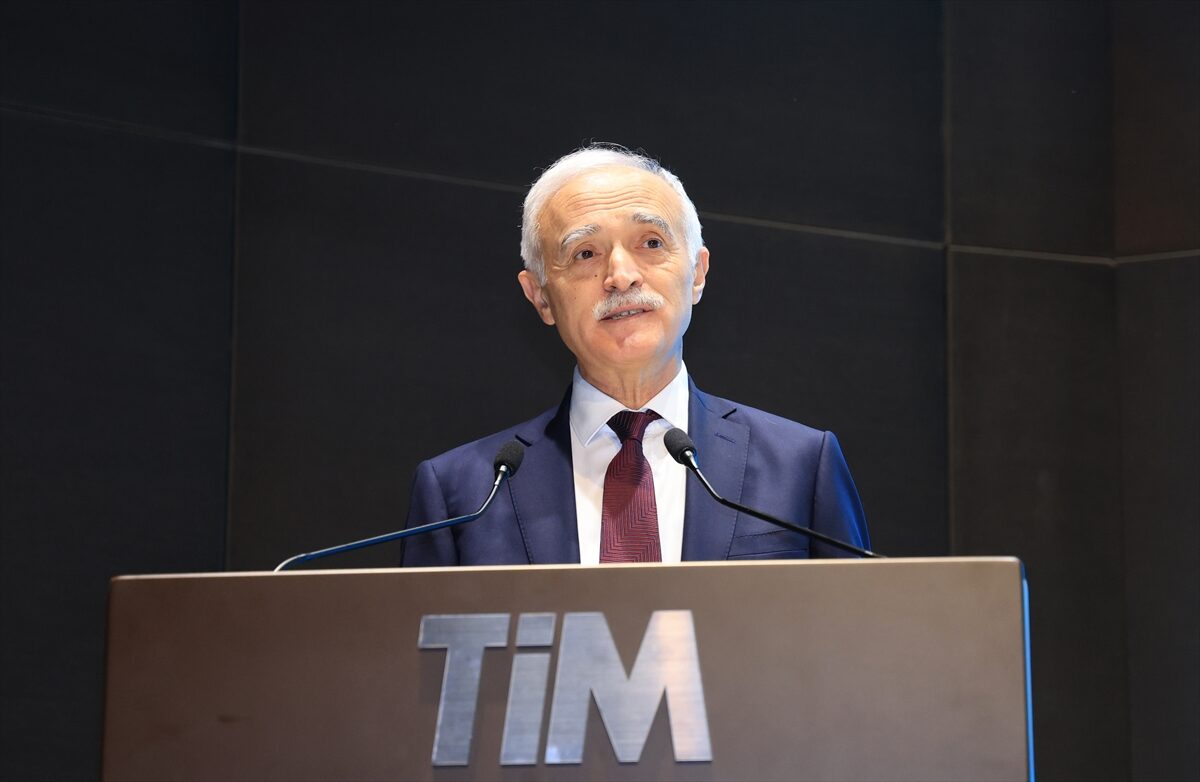 - DEİK Başkanı Nail Olpak:
- "Ticaretten, ihracattan para kazanan insanlarız.