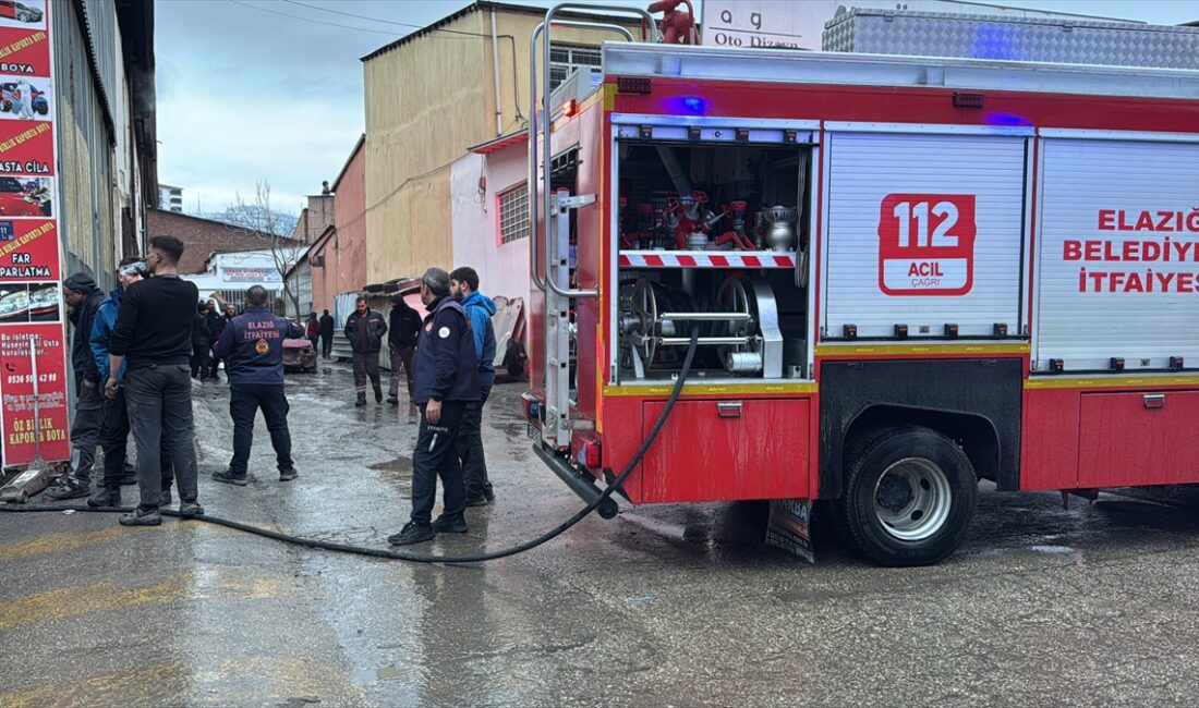 ELAZIĞ (AA) – Elazığ'da iş yerinde çıkan yangın ekiplerin müdahalesiyle