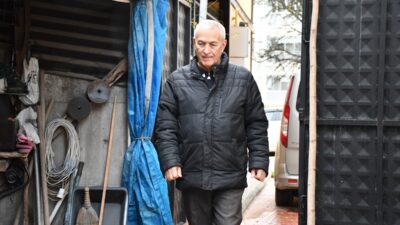 - Bilecik'in Bozüyük ilçesinde yaşayan 70 yaşındaki Mustafa Kan, emekliliğinin