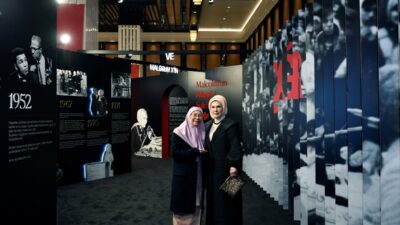 - Cumhurbaşkanlığı Millet Kütüphanesini ve Yaşayan Miras Okulunu ziyaret eden