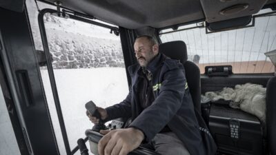 - Hava sıcaklığının zaman zaman sıfırın altında 30'u gördüğü Erzurum'da