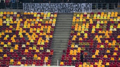 - Sarı-lacivertlilerin teknik direktörü Domenico Tedesco, son oynadıkları Göztepe maçının