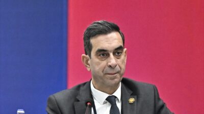 - Yüksek Divan Kurulu Başkanı Şekip Mosturoğlu:
"Fenerbahçe Stadı'nın taşınması mümkün