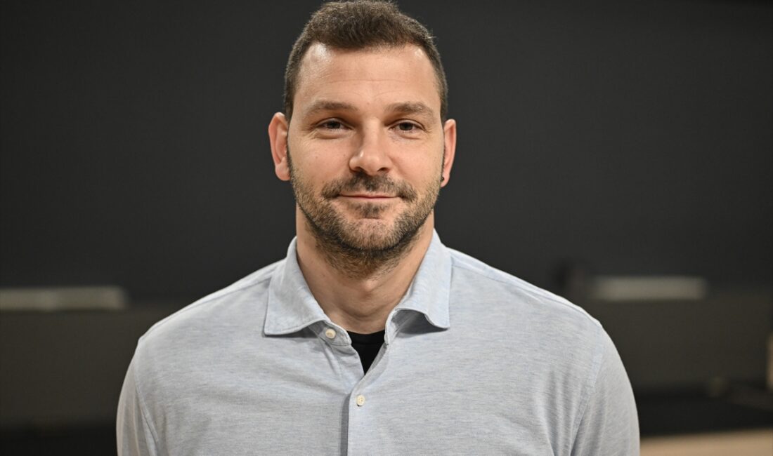 - "Galatasaray'ın eski kültürünü geri getirmek istiyoruz. Ben, daha önce