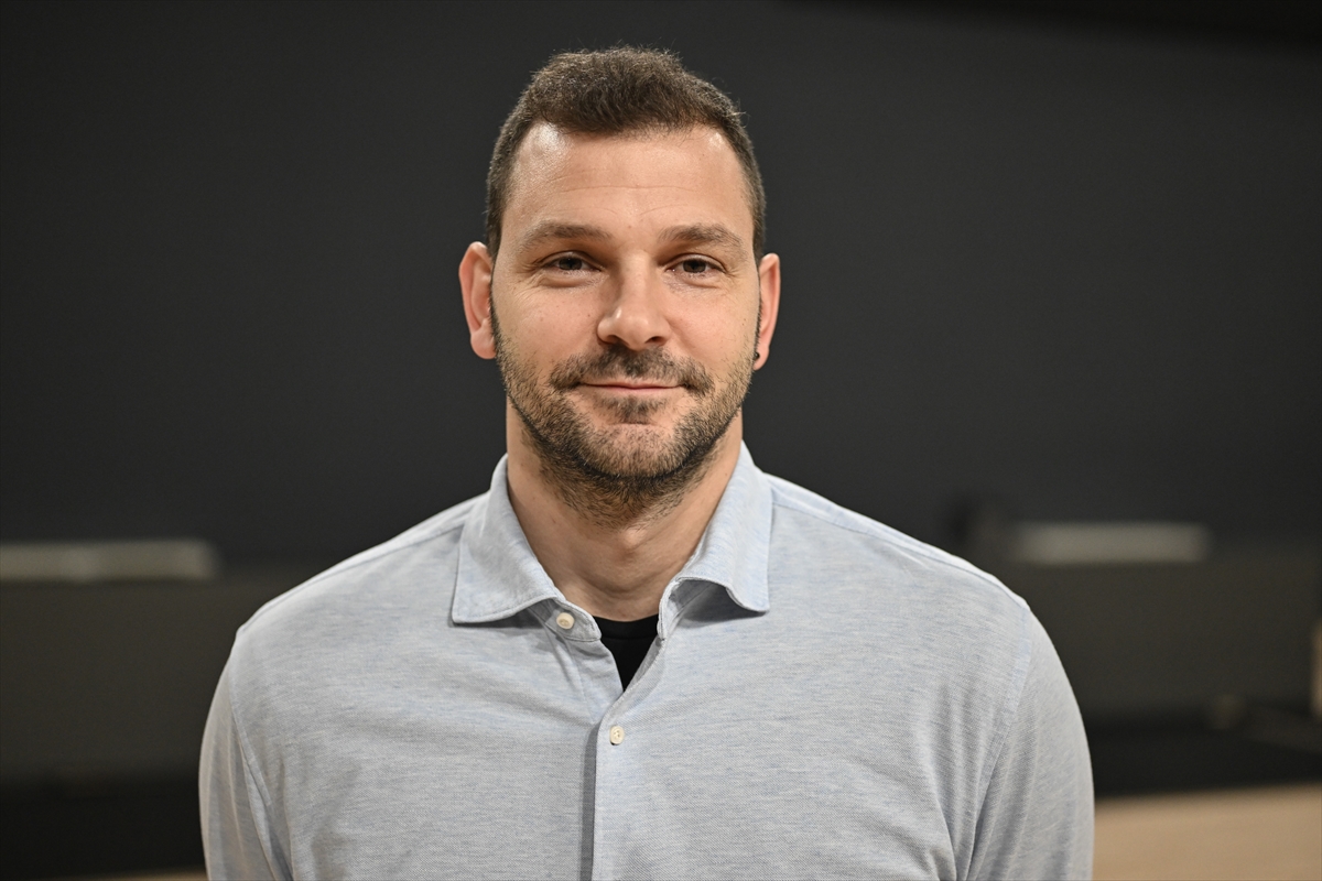 - "Galatasaray'ın eski kültürünü geri getirmek istiyoruz. Ben, daha önce