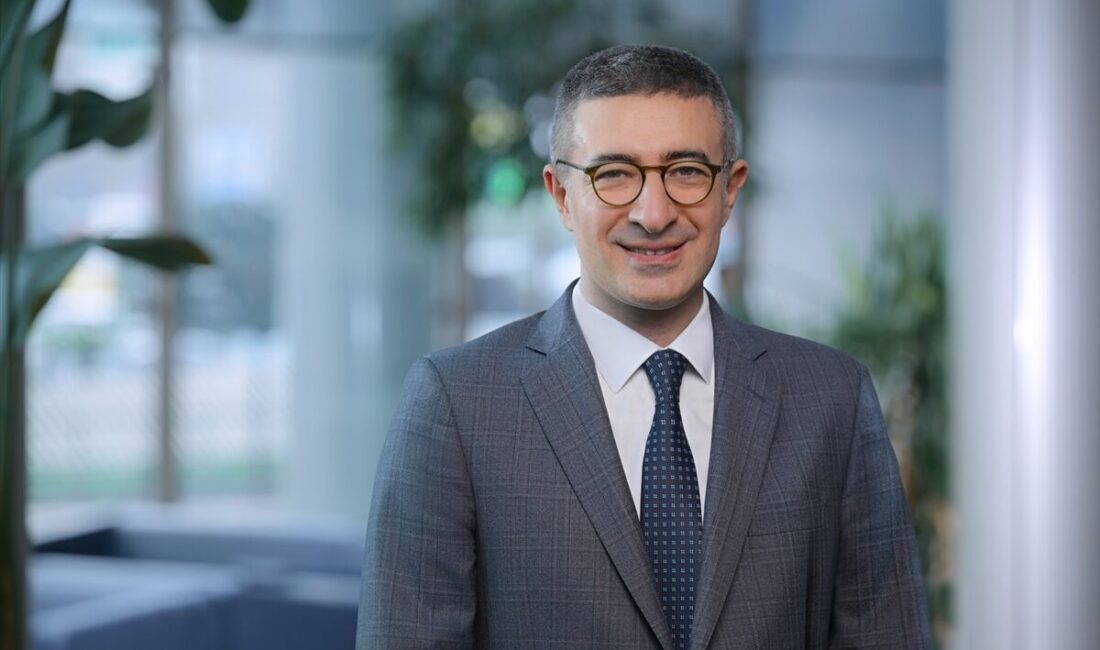 - Garanti BBVA Genel Müdürü Mahmut Akten:
- "Türkiye'nin ve bölgemizin