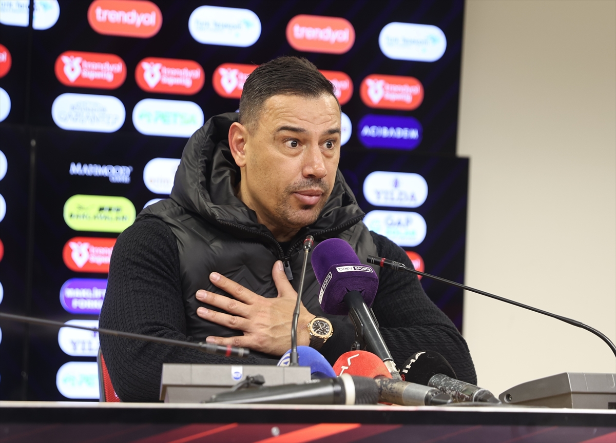 - TÜMOSAN Konyaspor Teknik Direktörü Çağdaş Atan: 
"İlk yarı üretme