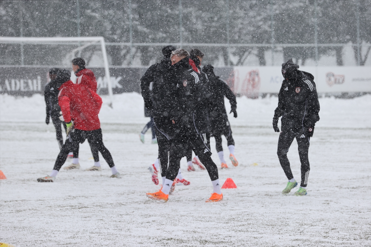 GAZİANTEP (AA) – Gaziantep FK'de Rumen futbolcu Denis Draguş, Trendyol