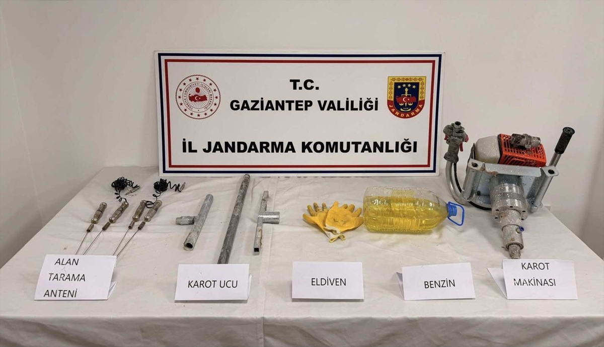 GAZİANTEP (AA) – Gaziantep'te jandarma ekiplerince düzenlenen tarihi eser kaçakçılığı