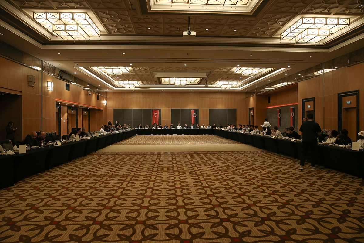 ANKARA (AA) – Gençlerbirliği'nde kulüp içindeki birlik ve beraberliği güçlendirmek