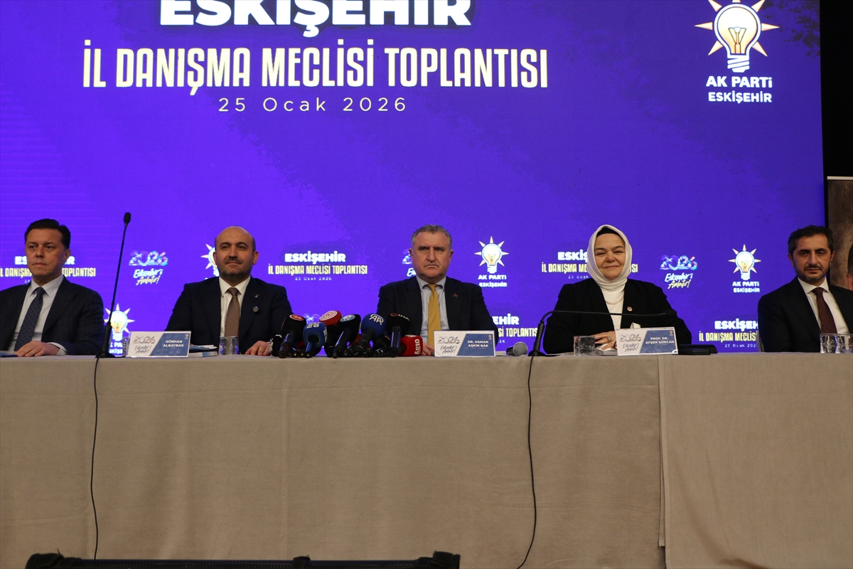 - "Biz başkaları gibi afişlerle, algılarla değil, eser siyasetiyle bu