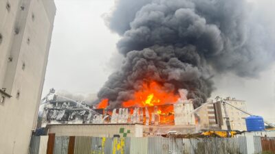 - İş yerinin arkasında bulunan otelin güvenlik amacıyla tahliyesi gerçekleştirildi

DETAYLAR