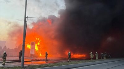 - Açık alanda depolanan palet ve plastik kasalarda çıkan yangın