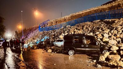 HATAY (AA) – Hatay'ın Payas ilçesinde istinat duvarının çökmesi sonucu