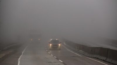 HATAY (AA) – Hatay'da etkili olan sis görüş mesafesini düşürdü.