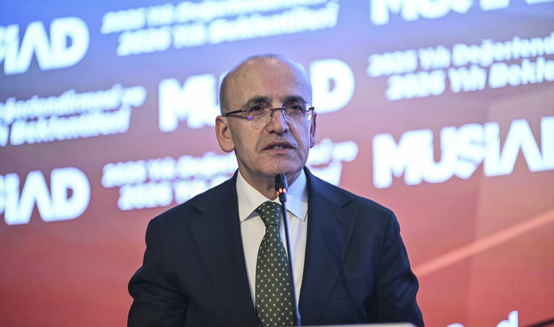 - "Enflasyon düşüyor. Hedefimiz enflasyonu 2026'da yüzde 20'nin altına indirmek.