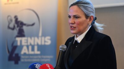 - Türkiye Tenis Federasyonu Başkanı Şafak Müderrisgil:
"Projemiz üç sacayağına dayanıyor: