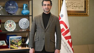 - İGİAD Yönetim Kurulu Başkanı Hüseyin Akça:
- "Beyaz yaka ve