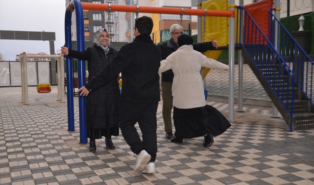 - Konya'da iki çocuğa evlerinin kapısını açan çift, kurdukları Koruyucu