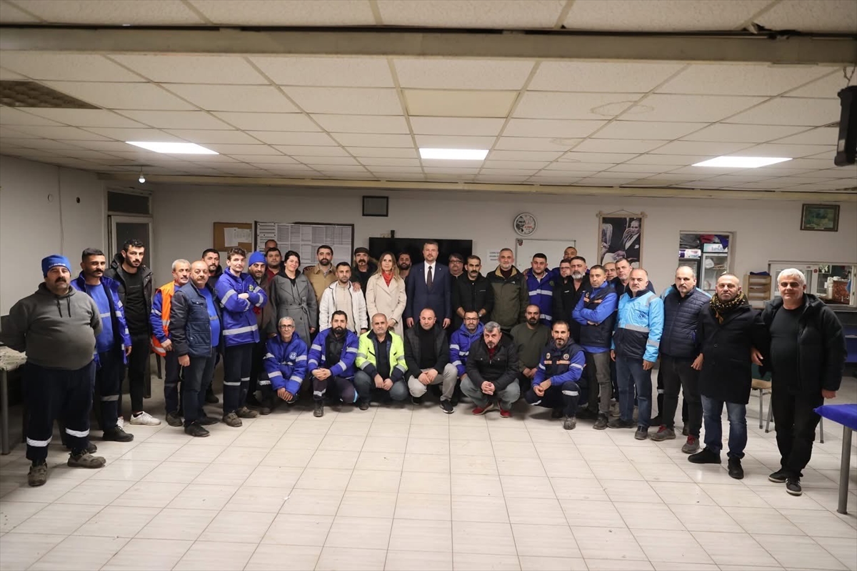 İZMİR (AA) – Buca Belediye Başkanı Görkem Duman, işçilerin eylemi