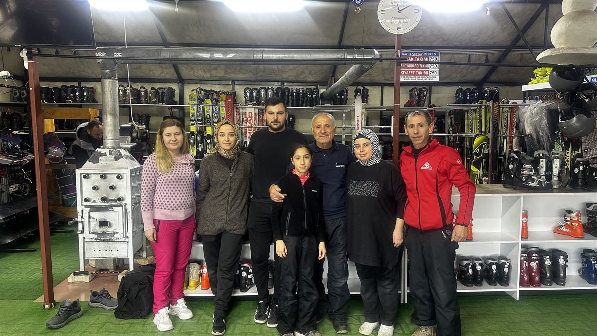 - Çevre köylerde çoğunlukla çobanlık yapan vatandaşlar, Davraz Kayak Merkezi'nin