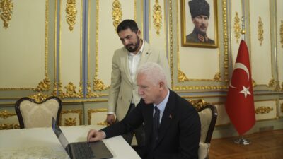 - "Özellikle Gazze ile ilgili fotoğrafları seçerken tabiri caizse boğazımız