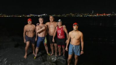 İSTANBUL (AA) – İstanbul'da yıllardır denize giren bir grup 2026'yı