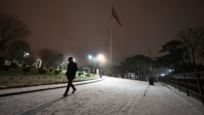 İSTANBUL (AA) – İstanbul'da akşam saatlerinde başlayan ve gece saatlerinden