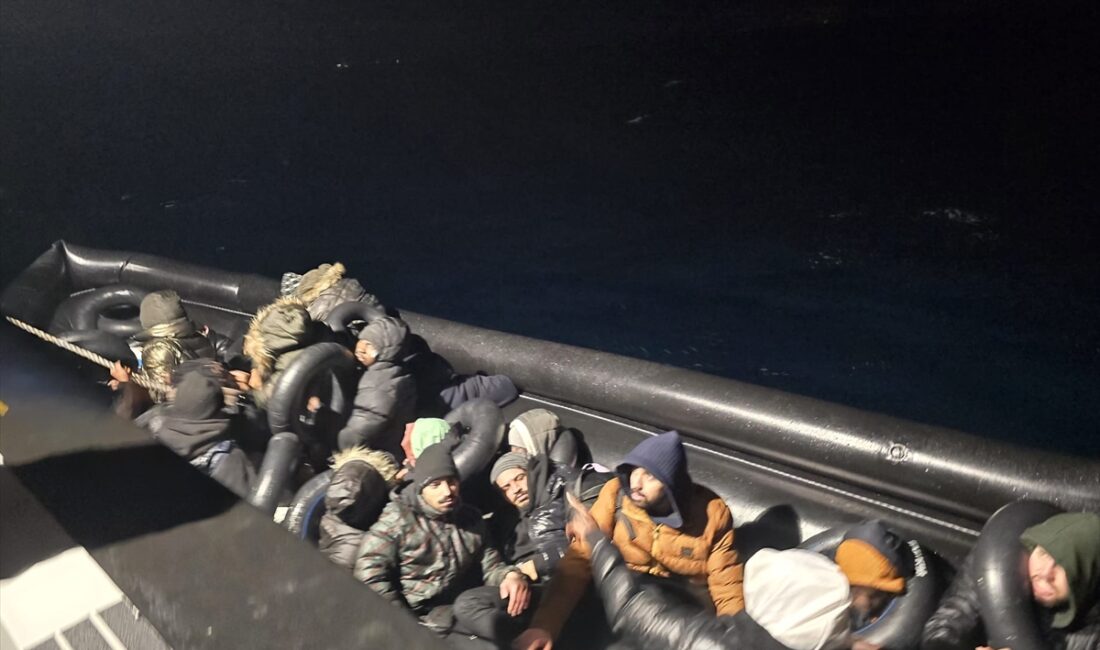 İZMİR (AA) – İzmir'in Seferihisar ilçesi açıklarında 2'si çocuk 29