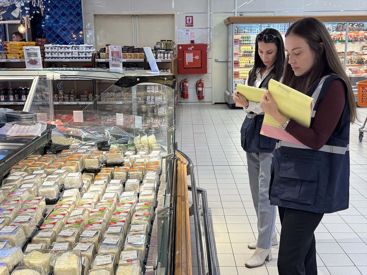 İZMİR (AA) – İzmir'de ramazan ayı öncesi fahiş fiyat artışlarının