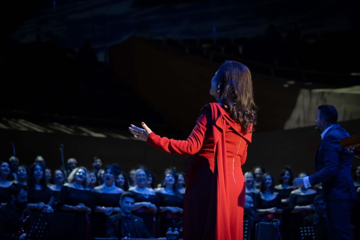 ANKARA (AA) – Kanun virtüözü Ahmet Baran'ın şefliğindeki "İyilik Korosu",