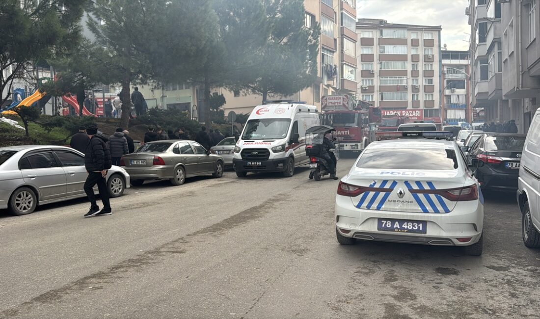 KARABÜK (AA) – Karabük'te 5 katlı apartmanın birinci katında çıkan