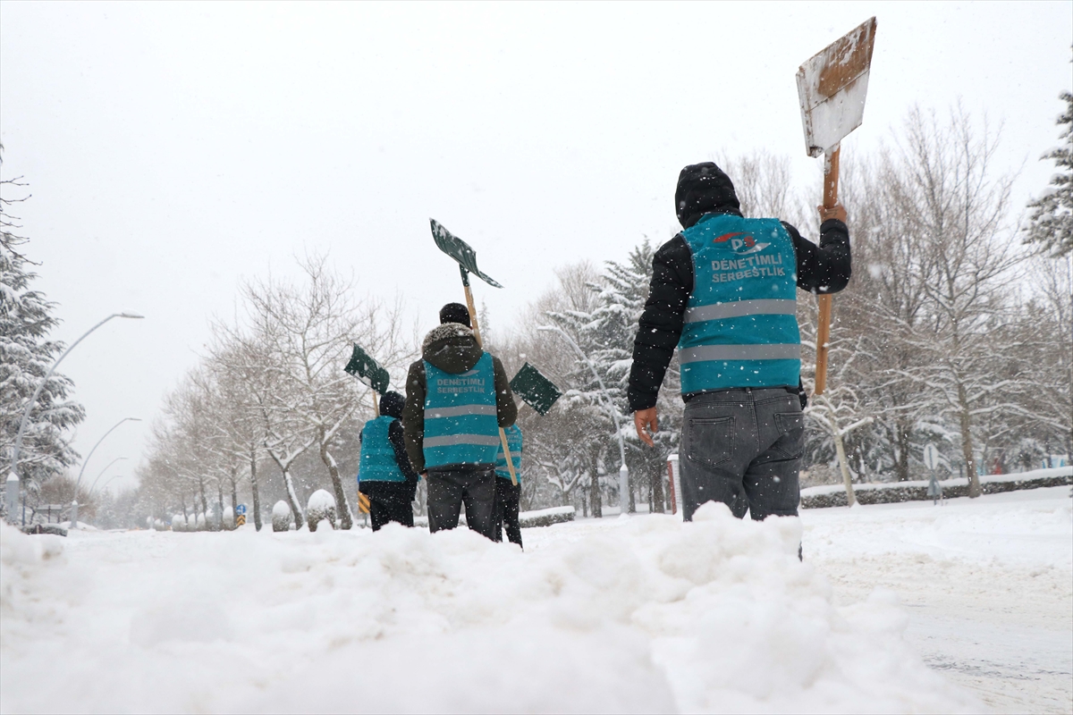 - Elazığ Cumhuriyet Başsavcılığı Denetimli Serbestlik Müdürlüğü bünyesindeki yükümlüler, kentte