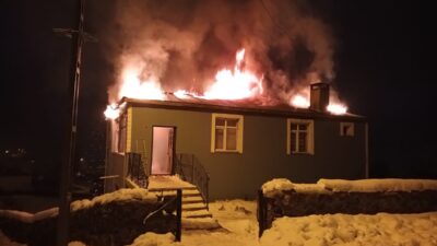 KARS (AA) – Kars'ın Akyaka ilçesinde imamın evinde çıkan yangın