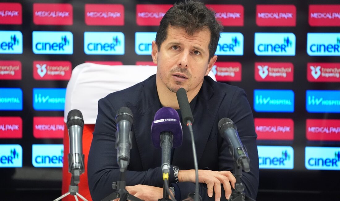 - Lacivert-beyazlıların teknik direktörü Emre Belözoğlu:
- "Beraberliğe üzüleceğimiz bir maçı