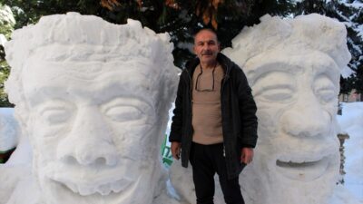 - Azdavay ilçesinde esnaf Tacettin Kömür'ün iş yerinin yakınındaki parkta